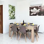 Rubi Villa