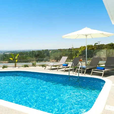 Rubi Villa